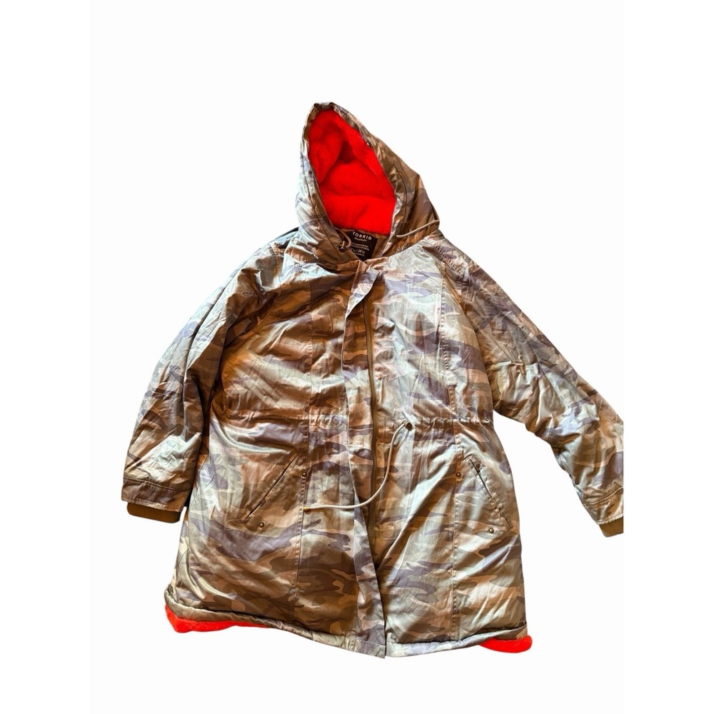 Torrid Winter Coat Parka Women's Size 4 Camo Lined Hooded Water & Wind Resistant